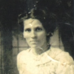 Catherine Besford (married as Catherine Gordon), early 1900s