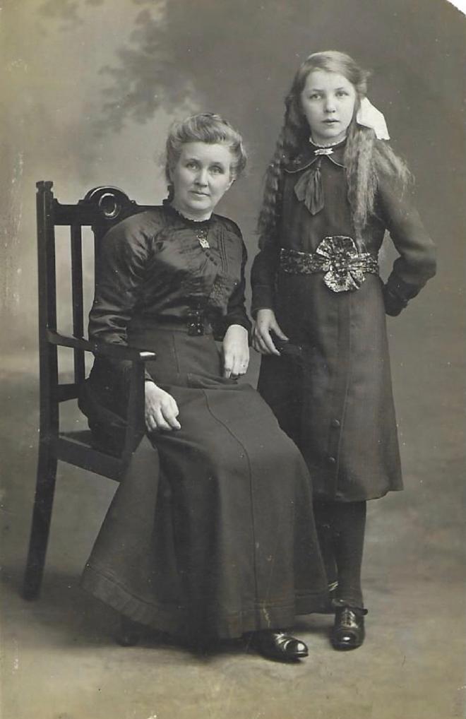 Janet Besford with her mother Mary Besford (née Turnbull)