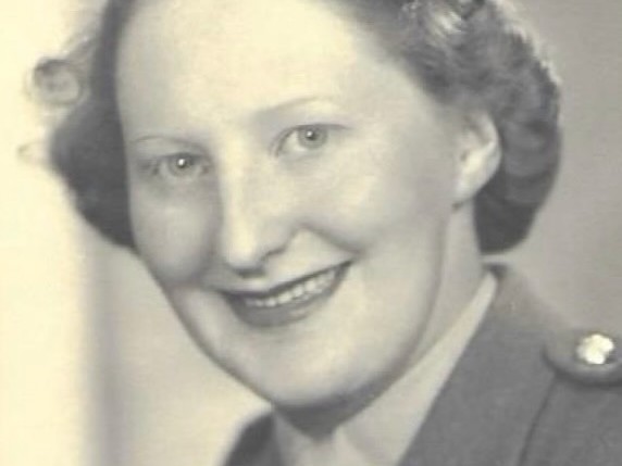 Joan Matthews (1921–2019)